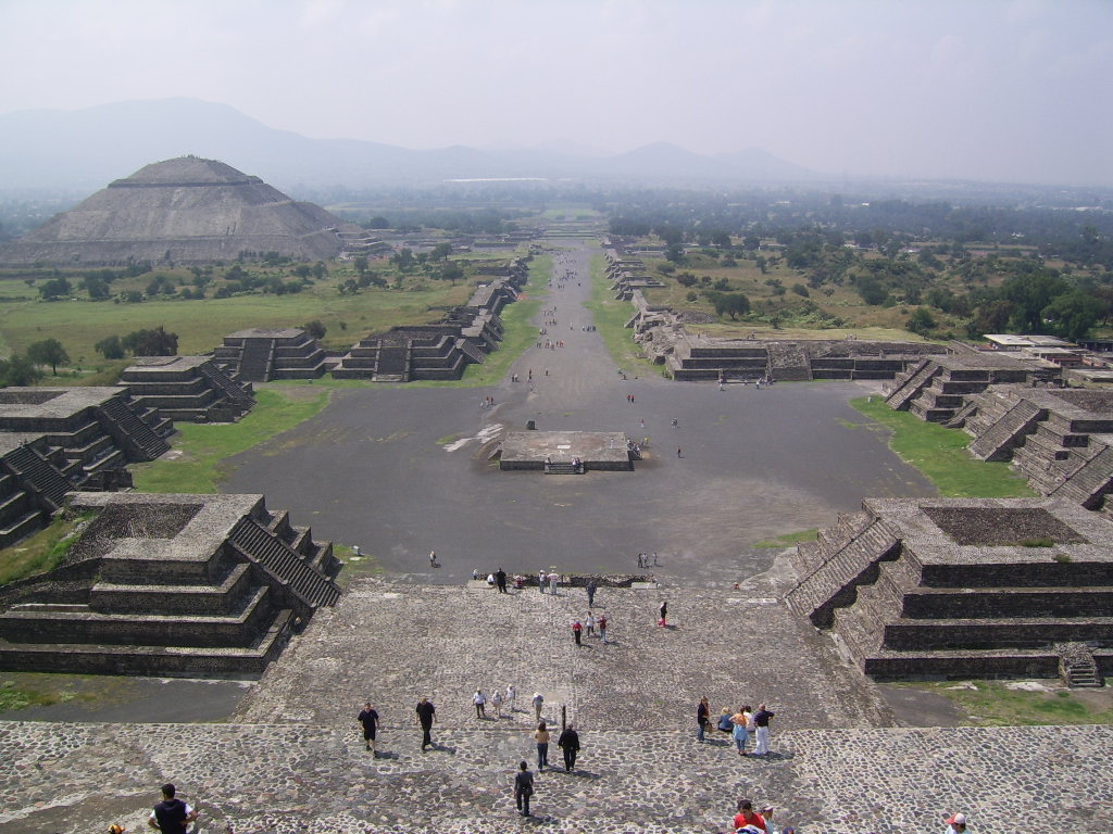 Picture of the ruins of Teotihuacan